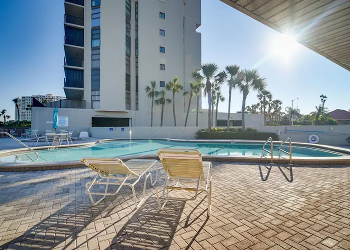 Walk To & Eats: W/ Pool In Clearwater! Holiday home
